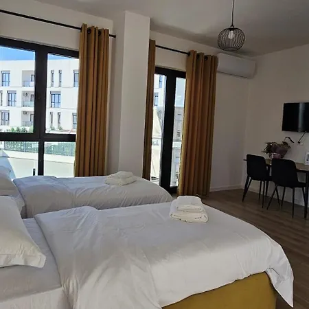 Sm Beautiful * Tirana